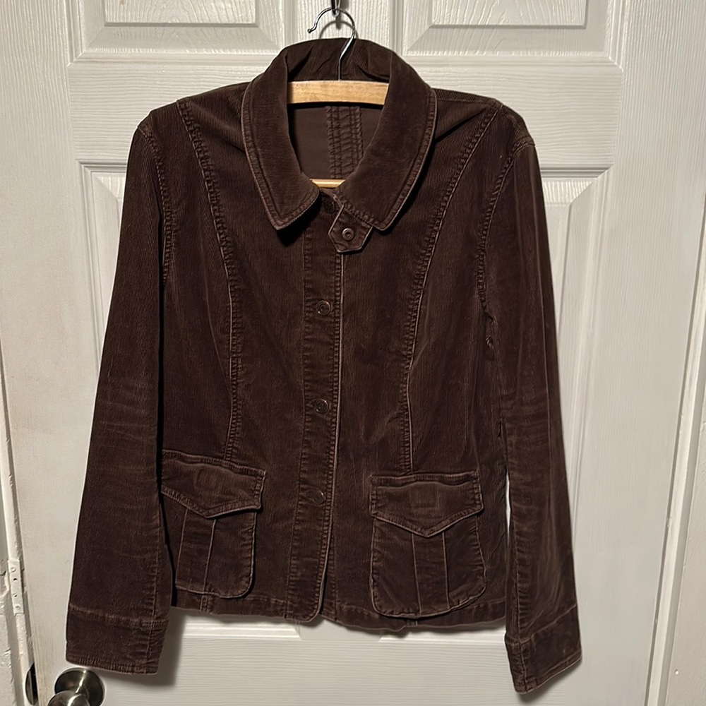 Eddie Bauer Y2K Women's Corduroy Jacket fip pockets, snap collar, button detail